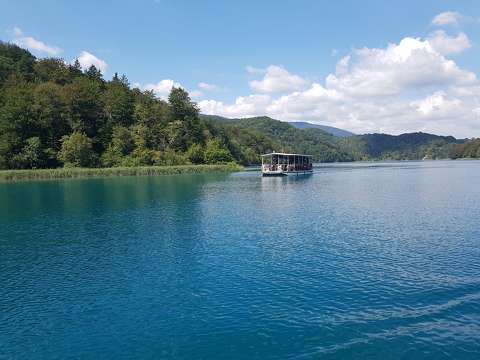 hajó horvátország plitvicei tavak tó