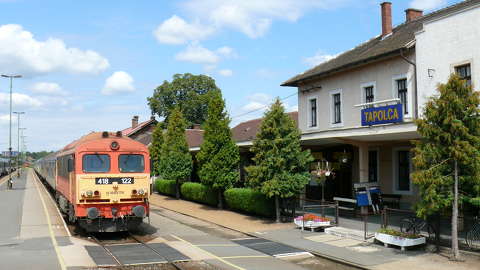 Tapolca - egykori állomás - vonat
