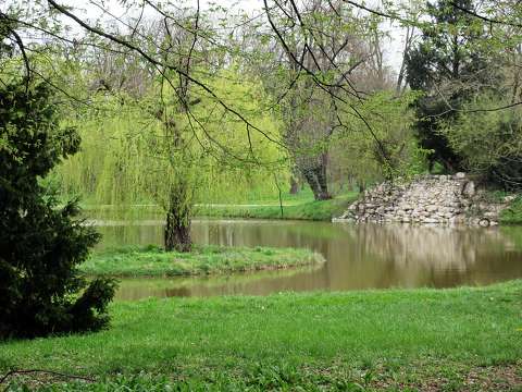 címlapfotó kertek és parkok tavasz tó